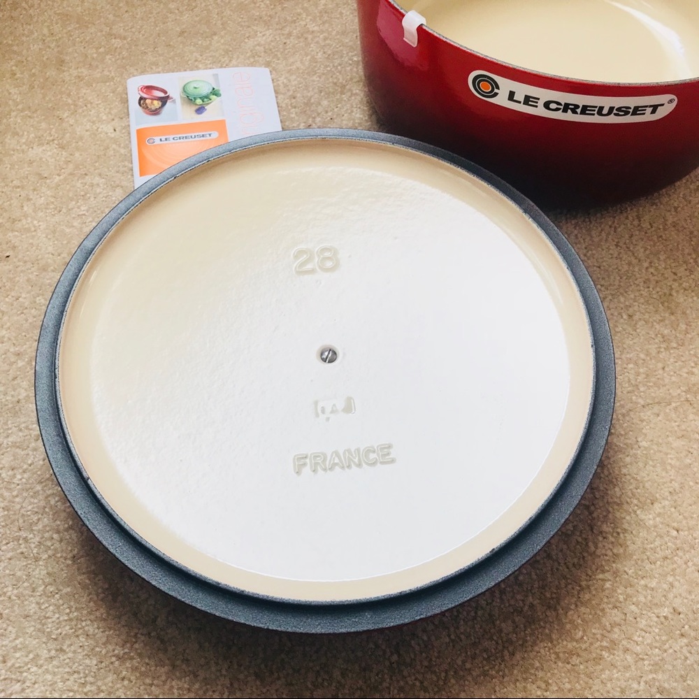 Le Creuset new #28 7.25qt Red - Picture 4 of 12